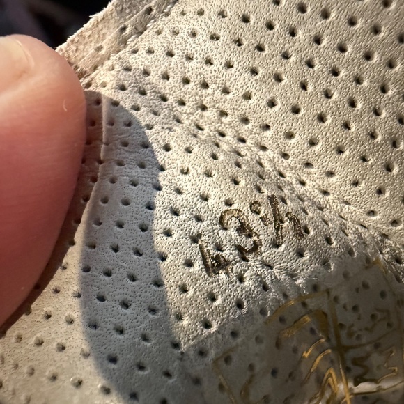 Calfskin sneakers - Picture 9 of 9